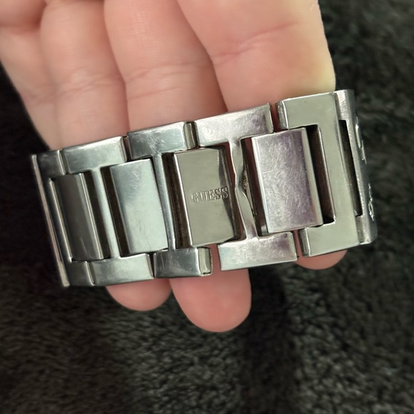 Vintage Guess stainless steel cuff watch - Picture 3 of 4